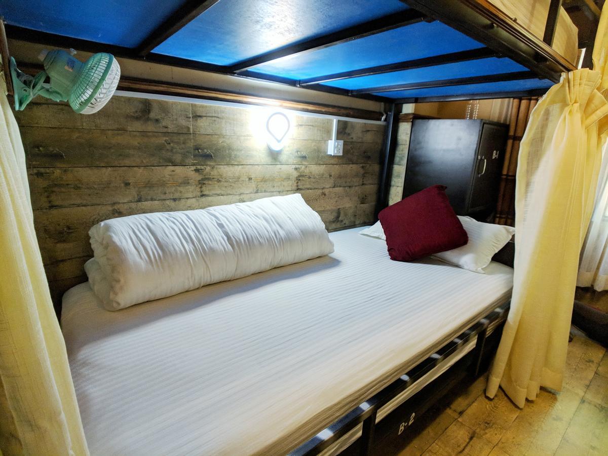 Hotel Forest Lake Backpackers' Hostel โพคารา ภายนอก รูปภาพ