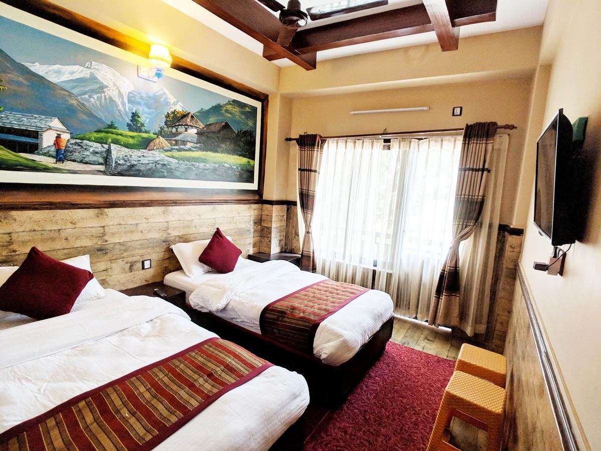 Hotel Forest Lake Backpackers' Hostel โพคารา ภายนอก รูปภาพ