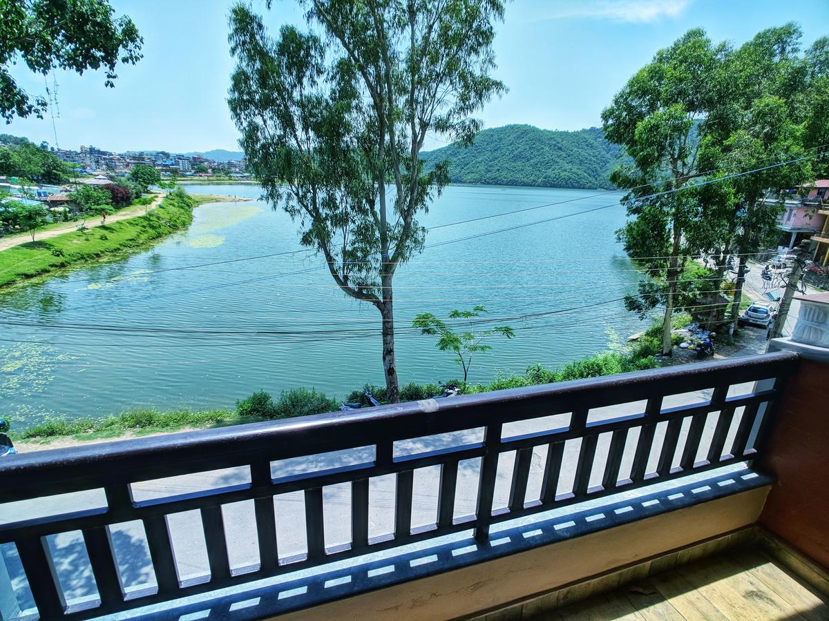 Hotel Forest Lake Backpackers' Hostel โพคารา ภายนอก รูปภาพ