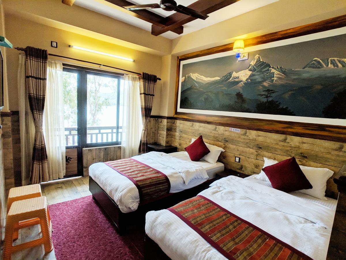 Hotel Forest Lake Backpackers' Hostel โพคารา ภายนอก รูปภาพ