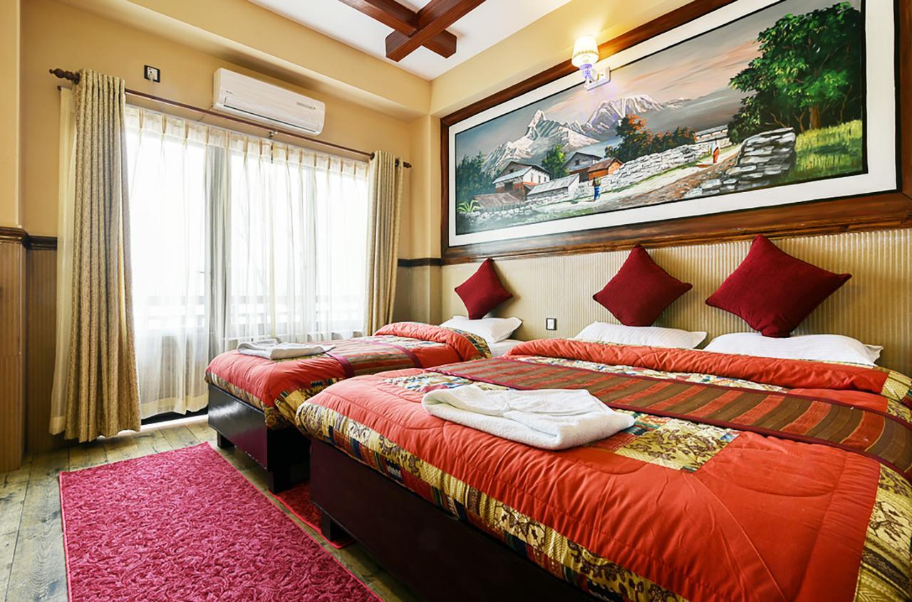 Hotel Forest Lake Backpackers' Hostel โพคารา ภายนอก รูปภาพ